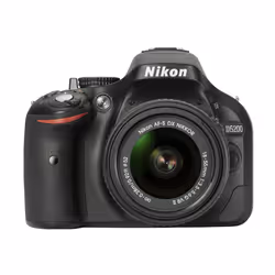 Nikon D5200 + AF-S DX NIKKOR 18-55mm