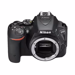 Nikon D5500 + AF-S DX NIKKOR 18-140MM F/3.5-5.6G ED VR Kit d'appareil-photo SLR 24,2 MP CMOS 6000 x 4000 pixels Noir