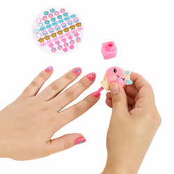 MGA Entertainment Yummiland Beauty Bag Playset + Lip Gloss Doll - Cupcake Beauty Bag - Vue supplémentaire 4