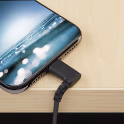 StarTech.com Câble USB-A vers Lightning Noir Robuste 1m Coudé à 90° - Câble de Charge/Synchronisation USB Type A vers Lightning en Fibre Aramide Robuste et Résistante - Certifié Apple MFi - iPhone - Vue supplémentaire 4