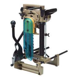 Makita 7104L coupe chaînes et boulons