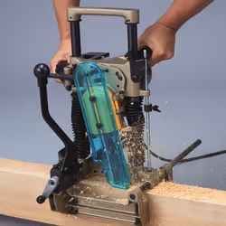 Makita 7104L coupe chaînes et boulons