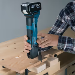 Outil Multi-fonction Makita DTM51ZJX1; 18 V (sans batterie et chargeur) + Accessoires
