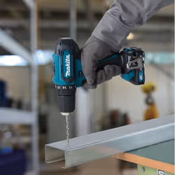 Perceuse Makita DF333DWAE; 12 V; 2x2,0 Ah accu.