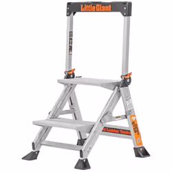 Le Jumbo Step™ est le marchepied le plus compact. Il est 15% plus léger que le Safety Step™. Ses marches extra-larges avec ra ...