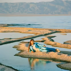 Alive AG Front Row Seat To Earth, Indienne, CD, Weyes Blood, Support physique, Essential Sales and Marketing Ltd. / Mexican S ...