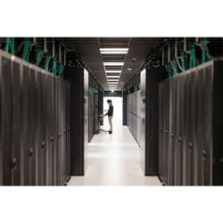 HPE R8Q71A commutateur réseau Géré L3 Gigabit Ethernet (10/100/1000) Connexion Ethernet, supportant l'alimentation via ce port (PoE)