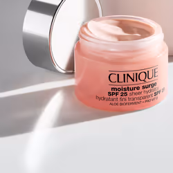 Clinique Moisture Surge SPF 25 Sheer Hydrator crème hydratante pour le visage Femmes 50 ml