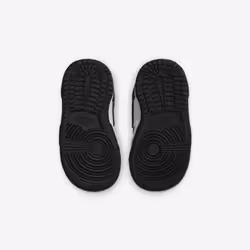 Nike CW1589-100 Chaussure d'athlétisme 21