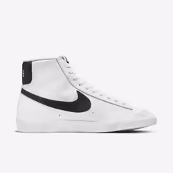 Nike DO1344-101 Chaussure d'athlétisme Femelle 42
