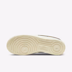 Nike DJ9943-101 Chaussure d'athlétisme Femelle 39