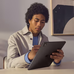 Apple iPad Pro Apple M 11" 16Go 2To Wi-Fi 7 Noir - Vue supplémentaire 4