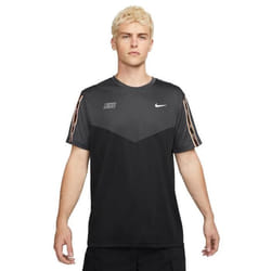 T-shirt Nike Tshr Nsw Repeat Sw Pk Tee (black) noir homme