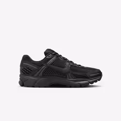 Nike sneakers Zoom Vomero 5