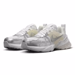 Baskets Nike V2K Run Femmes