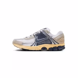 Basket Nike ZOOM VOMERO 5