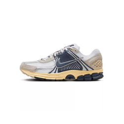 Basket Nike ZOOM VOMERO 5