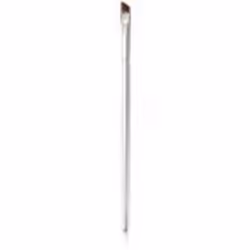 Le pinceau pour les yeux Clinique Eye Definer Brush est un allié indispensable de tous les maquillages des yeux réussis.