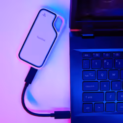 SanDisk SDSSDE62P-2T00-G25 lecteur à circuits intégrés externe 2 To USB Type-C 3.2 Gen 2 (3.1 Gen 2) Blanc - Vue supplémentaire 5