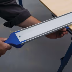 Guides de découpe KREG - "STRAIGHT EDGE GUIDE" Au choix : - 1 Guide de 122 cm - 1 Guide XL de 244 cm Des coupes parfaitement  ...