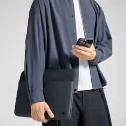 Incase A.R.C. Housse en polyester 100 % recyclé ReSpun pour ordinateur portable 16 pouces (M1-M4, 2021-2024) - Vue supplémentaire 4