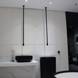 Robinetterie pour installation au plafond drop 135 - longueur 135 cm - finition noir mat ou chromé Noir mat - Bernstein