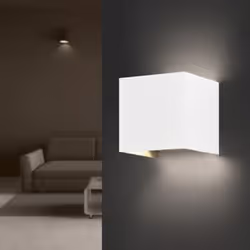 Optez pour un luminaire ne craignant ni la poussière ni les projections d'eau avec L'Applique Murale Blanche LED 12W IP54 Car ...