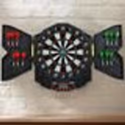 COSTWAY Cible Jeu de Fléchettes Electronique Dartboard avec 27 Mode de Jeux et 216 Variations 4 Écrans LED pour 1-8 Joueurs