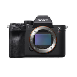 Sony α 7R IV MILC 61 MP Exmor R CMOS 9504 x 6336 pixels Noir