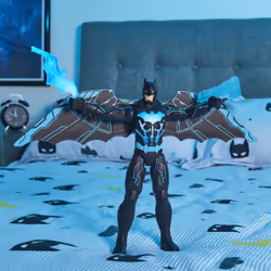 DC Comics BATMAN - FIGURINE DELUXE 30 CM - - Figurine Articulée De 30 cm A Fonctions Avec Accessoires, Effets Sonores et Lumineux - 6055944 - Jouet Enfant 4 Ans et + - Vue supplémentaire 9