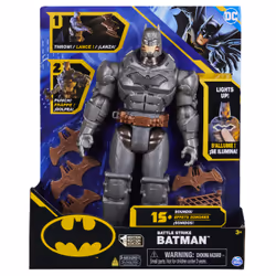 DC Comics BATMAN - Figurine Batman Deluxe 30 Cm - Figurine Articulée Batman 30 Cm - Avec Effets Sonores Et Lumineux - 5 Accessoires - Créez Vos Aventures Et Combats - Jouet Enfant 3 Ans Et + - Vue supplémentaire 6