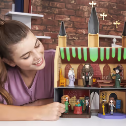 Wizarding World HARRY POTTER - PLAYSET COURS DE DIVINATION MAGICAL MINIS - Coffret Univers Magique Cours De Divination Avec 2 Figurines Exclusives Et 6 Accessoires - Jouet Enfant 6 ans et +
