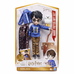 Wizarding World HARRY POTTER - COFFRET POUPÉE 20 CM + ACCESSOIRES HARRY POTTER - Poupée figurine Articulée Harry Potter 20 cm - Cape D'Invisibilité, 2 Tenues & 5 Accessoires - Jouet Enfant 6 ans et +