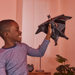 DC Comics THE BATMAN LE FILM - FIGURINE 30 CM BATMAN DELUXE - - Figurine Batman Wing Suit Articulée Et Interactive 30 Cm - Effets Sonores Et Lumineux - 6060523 - Jouet Enfant 4 Ans et +