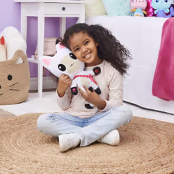 Gabby's Dollhouse , Peluche Talking Pandy Paws de 33 cm avec lumières, musique et 10 sons et répliques