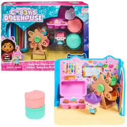 Gabby's Dollhouse Gabby et la Maison Magique - - Playset Deluxe Atelier Bébé Boîte - 1 Figurine Accessoires - Pièce Maison de Poupée - Dessin Animé Gabby Et La Maison Magique - Jouet Enfant 3 Ans et +