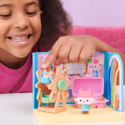Gabby's Dollhouse Gabby et la Maison Magique - - Playset Deluxe Atelier Bébé Boîte - 1 Figurine Accessoires - Pièce Maison de Poupée - Dessin Animé Gabby Et La Maison Magique - Jouet Enfant 3 Ans et +