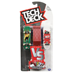 Tech Deck FINGER SKATE - - PACK VERSUS 2 FINGER SKATES - Authentiques Finger Skates A Collectionner Avec Obstacle - 6061574 - Jouet Enfant 6 Ans et + - Modèle Aléatoire