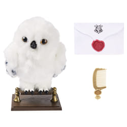 Wizarding World HARRY POTTER - HEDWIGE ENCHANTÉE - Peluche Interactive Chouette Hedwige 30 Cm Avec Accessoires - Tête et Ailes Qui Bougent - Sons et Mouvements - 6061829 - Jouet Enfant 5 ans et +