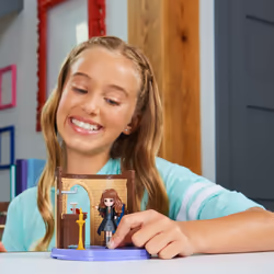 Wizarding World HARRY POTTER - PLAYSET COURS DE SORTILÈGES - Coffret Univers Magique Cours De Sortilèges Avec 1 Figurine Articulée Hermione Granger et Accessoires - 6061846 - Jouet Enfant 5 ans et + - Vue supplémentaire 9