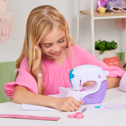 Cool Maker - STITCH’N STYLE FASHION STUDIO - Machine À Coudre Innovante - Créations En Sécurité - Tendance Fun Facile - Accessoires & Transferts Textiles - Jouet Enfant 8 Ans et + - Loisirs Créatifs