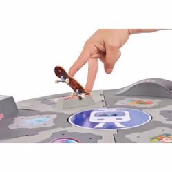 Tech Deck FINGER SKATE - - RAMPE MOTORISEE SHREDLINE 360° - Rampe Motorisée Rotative - 50 Cm De Diamètre - Avec Autocollants Et 1 Skate Thank You Exclusif 96 mm - X-Connect - Jouet Enfant 6 Ans et + - Vue supplémentaire 5