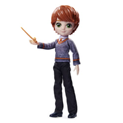 Wizarding World POUPÉE 20 CM RON WEASLEY - Poupée Figurine Articulée Ron Weasley 20 cm - Avec Baguette Magique & Tenue Uniforme Poudlard À Collectionner - Jouet Enfant 5 ans et +