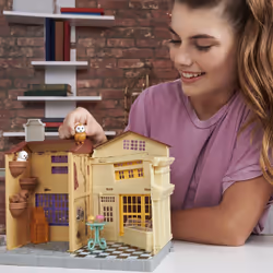 Wizarding World HARRY POTTER - PLAYSET CHEMIN DE TRAVERSE MAGICAL MINIS - Univers De Jeu Magique Avec 2 Figurines Et 21 Accessoires - 3 Décors - Effets Sonores Et Lumineux - Jouet Enfant 6 ans et + - Vue supplémentaire 10