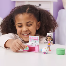 Gabby's Dollhouse - GABBY ET LA MAISON MAGIQUE - PACK 2 FIGURINES ET ACCESSOIRES - Coffret Pâtisseries - Gabby, 1 Figurine Chat Et Accessoires - Dessin Animé Gabby Chat - Jouet Enfant 3 Ans et +