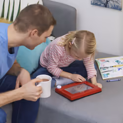 ETCH A SKETCH - Etch A Sketch Version Recyclable - Créez Des Dessins A L'Infini Avec L' Ardoise Magique - 86% De Plastique Recyclé - Jouet Enfant 3 Ans Et + - Loisirs Créatifs - Jouet De Dessin - Vue supplémentaire 6