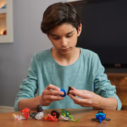 Bakugan 3.0 - PACK 1 - Assemblez Et Personnalisez Votre Bille - 1 Carte Portail Et 1 Carte Personnage - Collection Jouet - Jouet Enfant 6 Ans Et + - Modèle Aléatoire