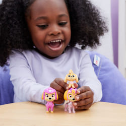 PAW Patrol : La Super Patrouille le film, Stella Super-Chiots, Coffret cadeau avec 3 figurines exclusives, jouets pour filles et garçons à partir de 3 ans