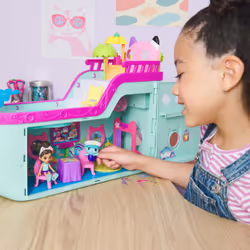 Gabby's Dollhouse Gabby et la Maison Magique - - Bateau De Croisière Gabby - 2 Figurines Gabby Chat 16 Accessoires - Effets Lumineux - Dessin Animé Gabby Et La Maison Magique - Jouet Enfant 3 Ans et +