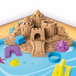 Kinetic Sand Sable Magique - COFFRET PLAGE 340 G DE SABLE + 9 ACCESSOIRES - Créé Différentes Formes Hypnotisantes avec Ce Sable Magique Et Coloré comme avec De La Pâte A Modeler - Jouet Enfant 3 Ans Et + - Loisirs Créatifs